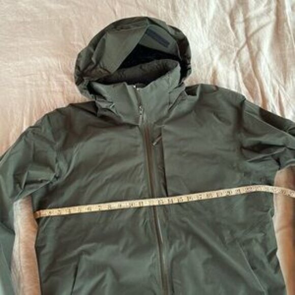 Arc’Teryx Gore-Tex Hooded Jacket - Picture 9 of 11